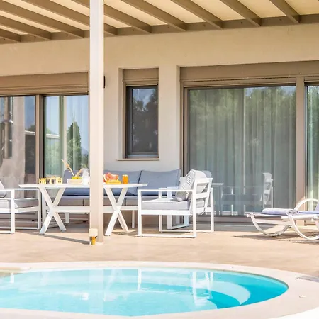 Villa Averto Anna *